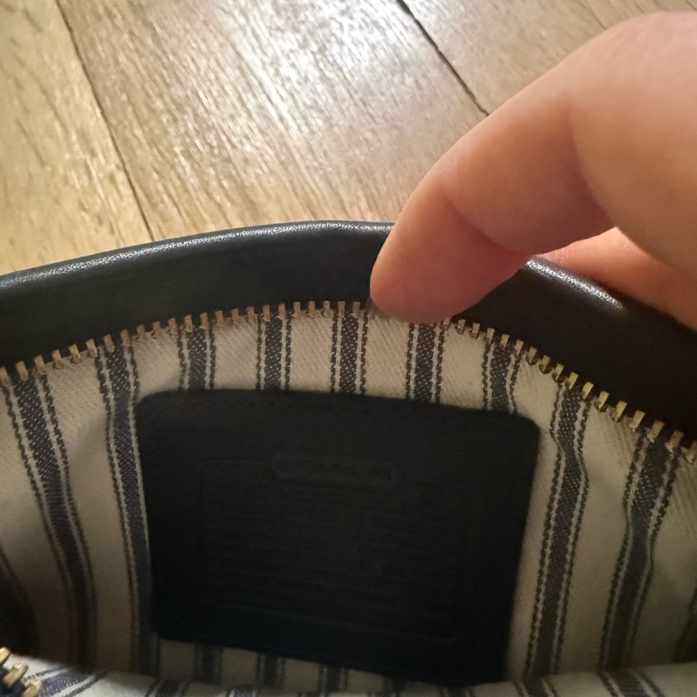 Black Leather Coach toiletries bag - Picture 5 of 5